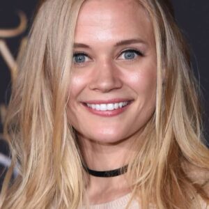 تصویر هنرمند Carly Schroeder