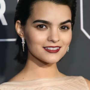 تصویر هنرمند Brianna Hildebrand