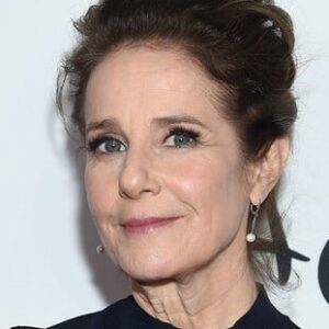 تصویر هنرمند Debra Winger