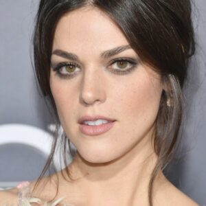 تصویر هنرمند Callie Hernandez