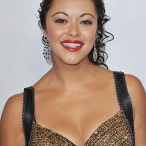 Photo of artist Marisa Ramirez