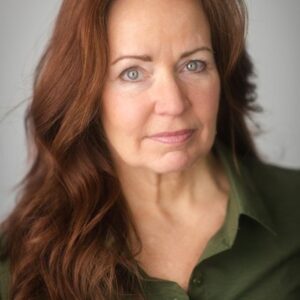 Photo of artist Deanna Mae Lloyd